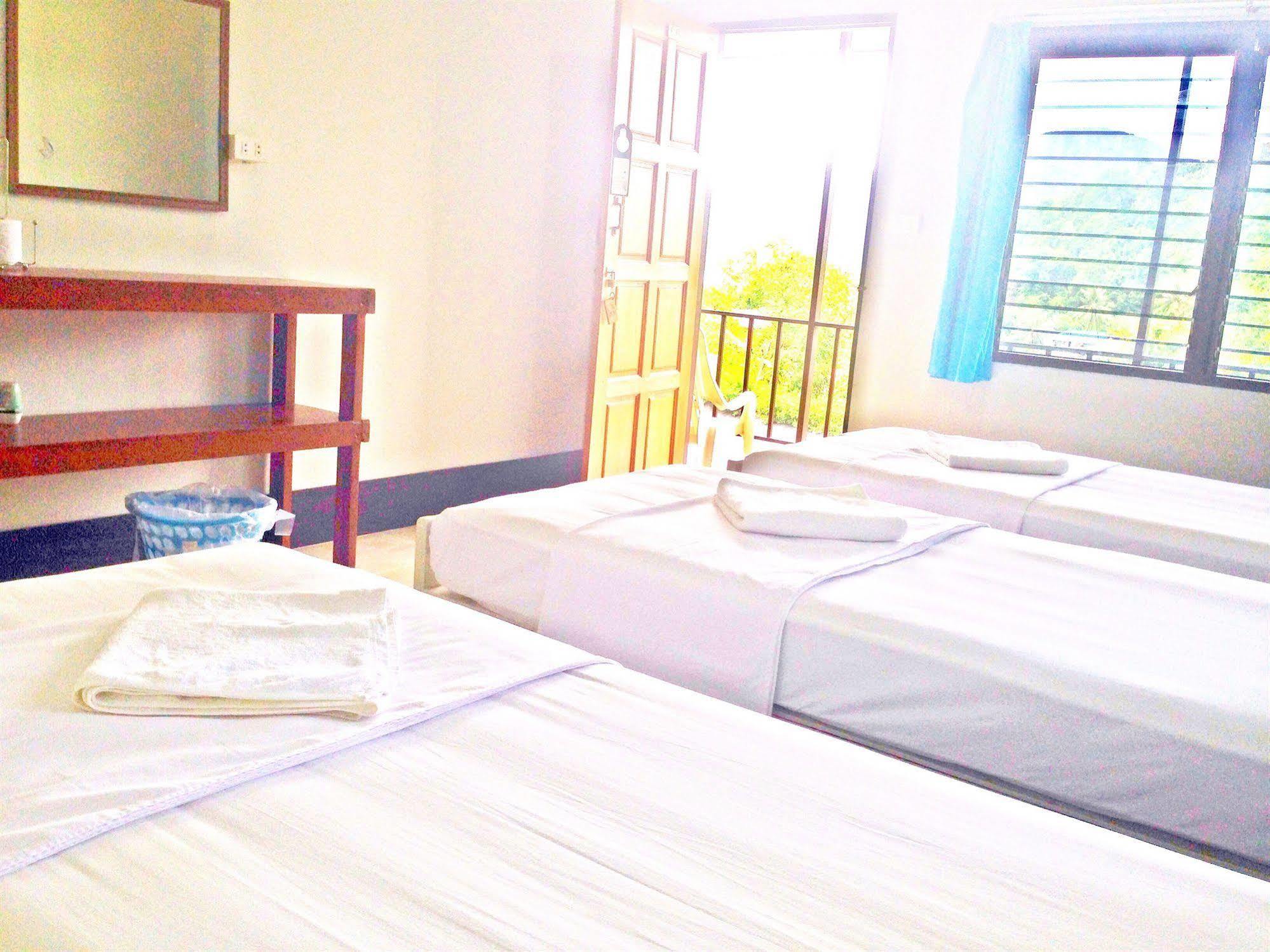 Tapear Resort Phi Phi Don Exterior foto
