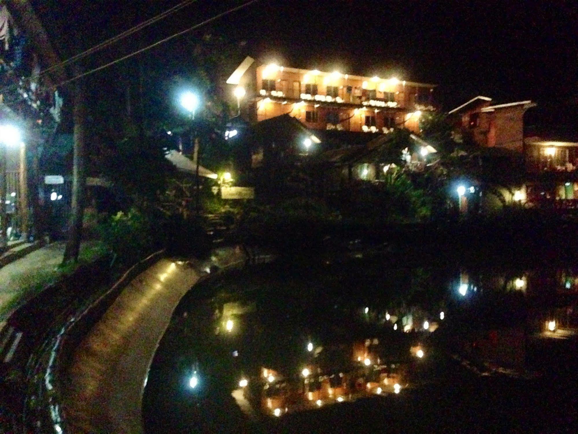 Tapear Resort Phi Phi Don Exterior foto